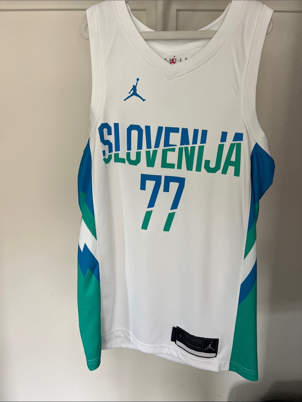 Jordan White Slovenija #77 Basketball Jersey Luka doncic with Blue and Green